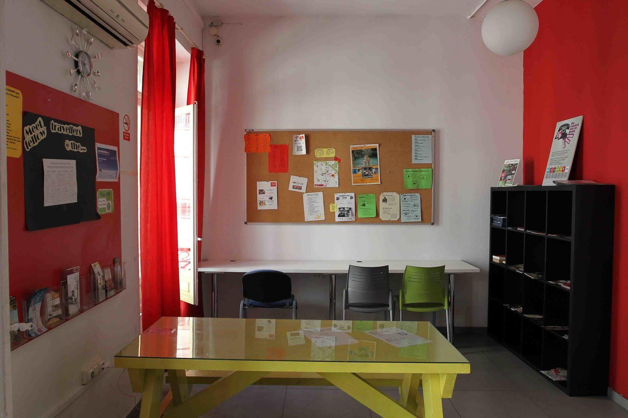 Red Nest Hostel فالنسيا المظهر الخارجي الصورة